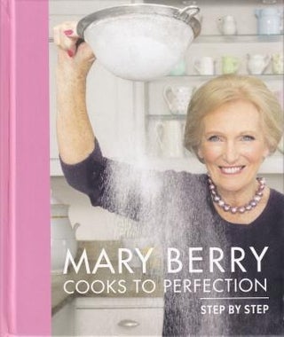 Item #9780744029093-1 Mary Berry Cooks to Perfection. Mary Berry