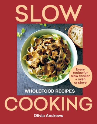 Item #9781761500930 Slow Cooking. Olivia Andrews